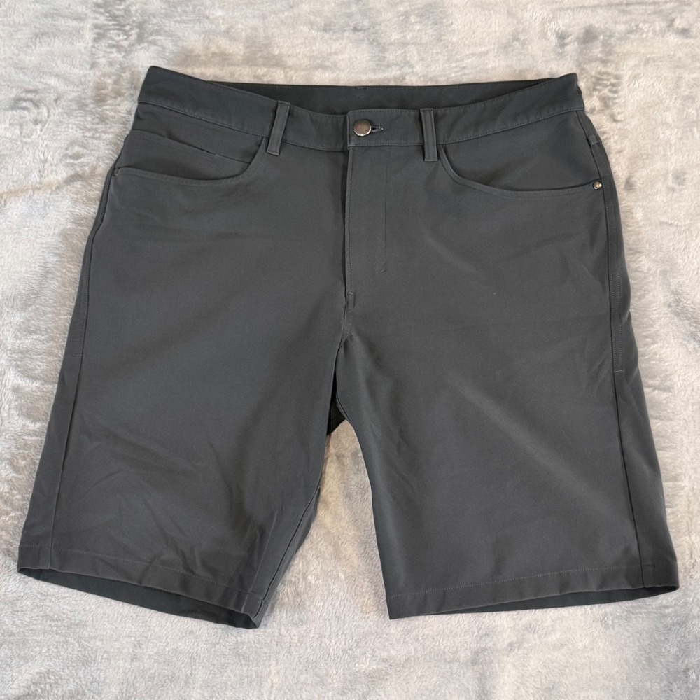 Lululemon Mens ABC Slim Fit Short 7 Inch Gray Size 33